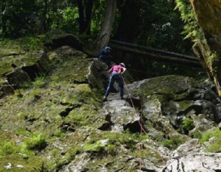 rappel en pared de roca